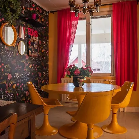 Retro - Charming Rooms, Sauna And Jacuzzi * Veikkola
