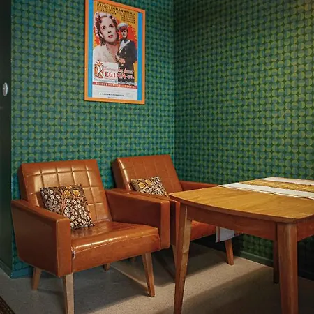 Hotelli Retro - Charming Rooms, Sauna And Jacuzzi Veikkola
