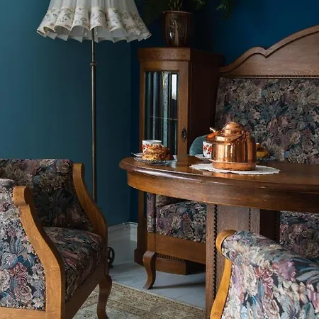 Retro - Charming Rooms, Sauna And Jacuzzi Hotelli *