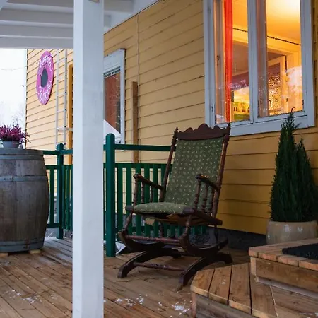 Retro - Charming Rooms, Sauna And Jacuzzi Hotelli Veikkola